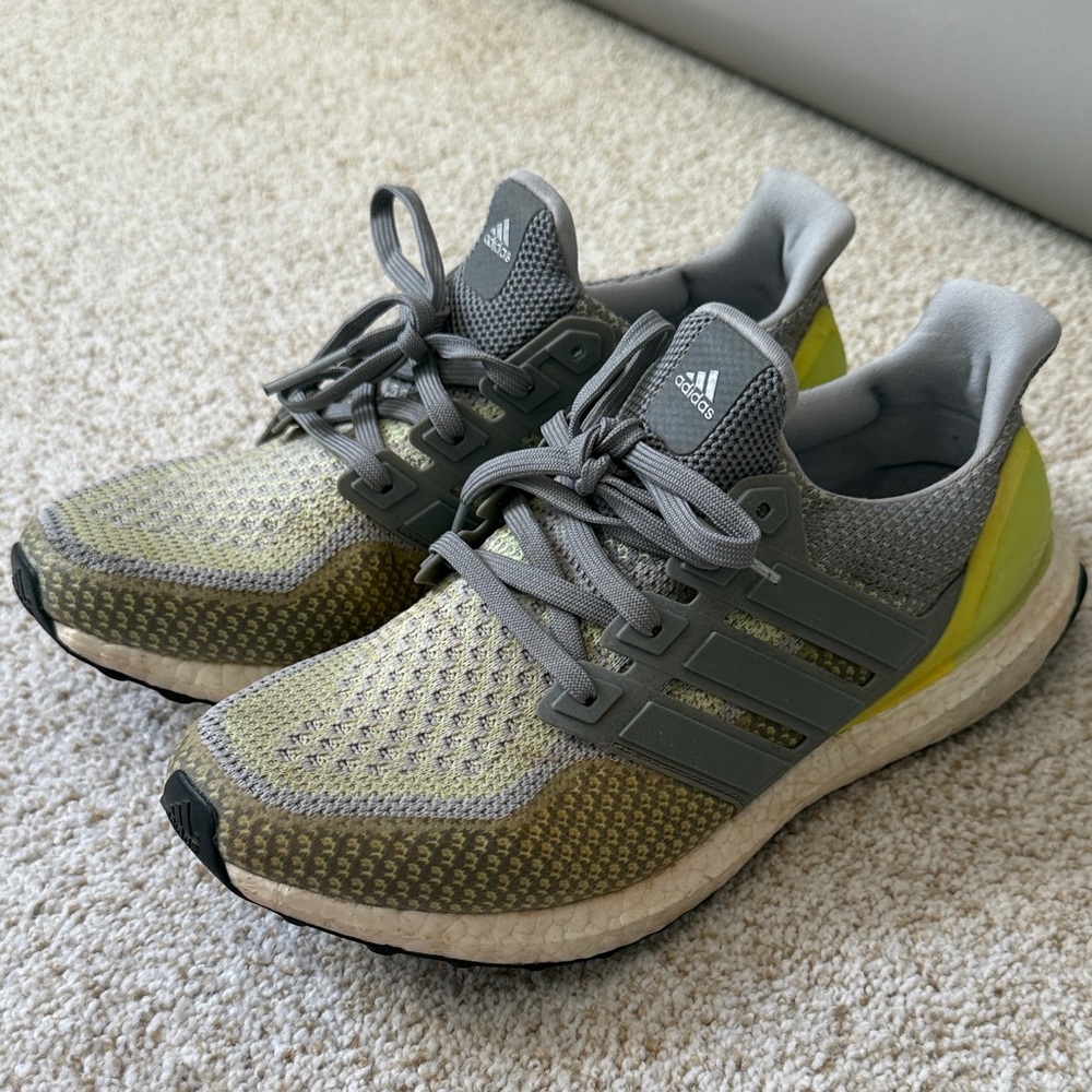 Adidas Kids Sneakers in Gray and Lime